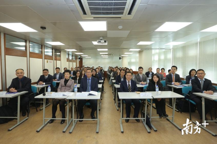 探索新澳门正版免费，实用释义解释落实之道