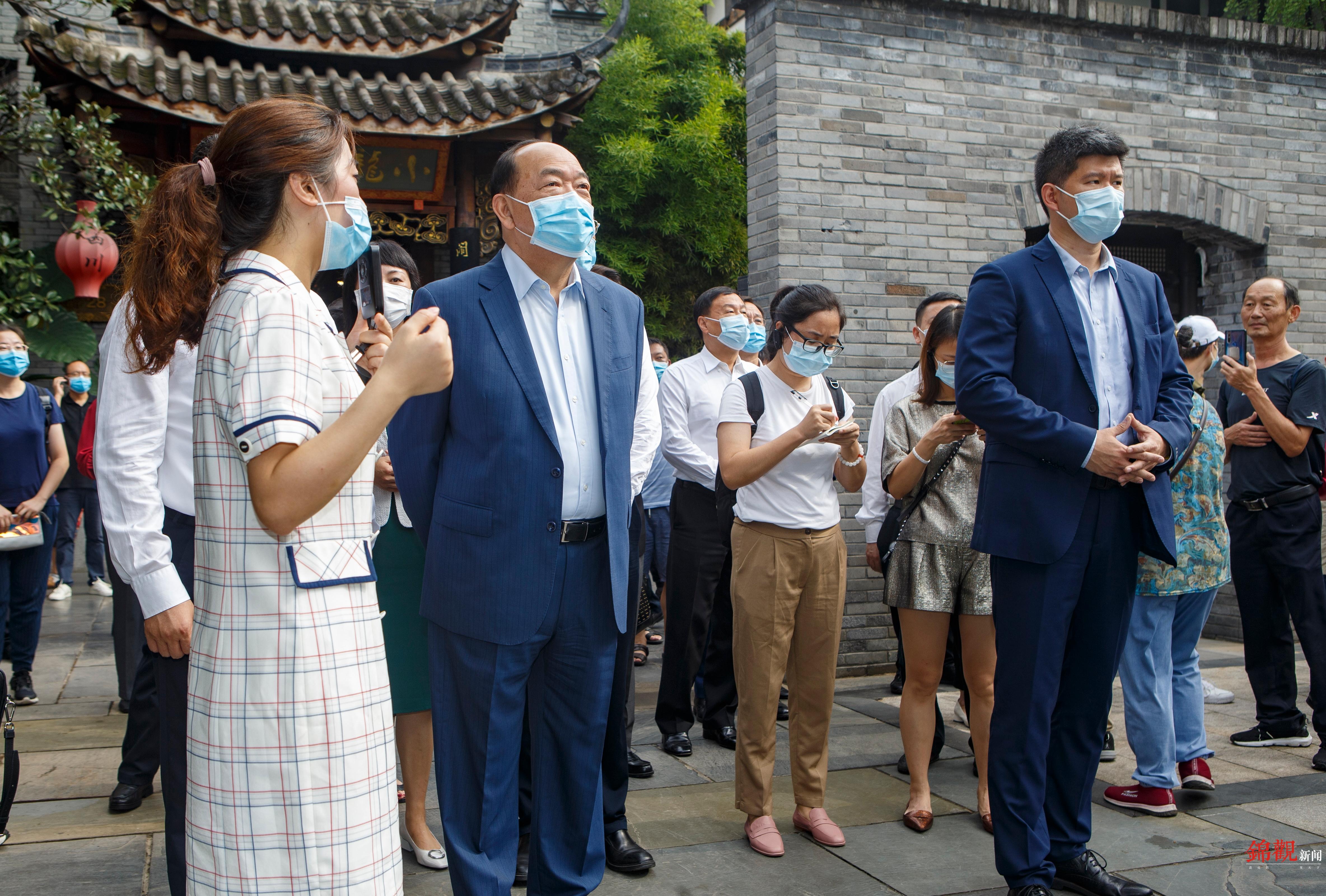 澳门作为中国的特别行政区，一直以来都承载着丰富的历史与文化底蕴。随着时代的发展，澳门也在不断地进步与创新。本文将围绕澳门、精准解析、免费、落实等关键词展开，探讨澳门未来的发展以及如何利用精准解析来推动落实相关政策和项目。同时，我们将重点关注澳门在2025年的发展规划，展望未来的美好蓝图。