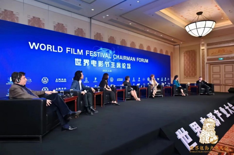 新澳门2025年正版免费公开与精选解析，落实未来的机遇与挑战
